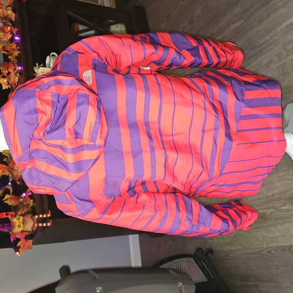 🩷The North Face Womens Beautiful NWTS snowboarding/ski jacket. Sz LG. Unique💜 - Picture 14 of 15